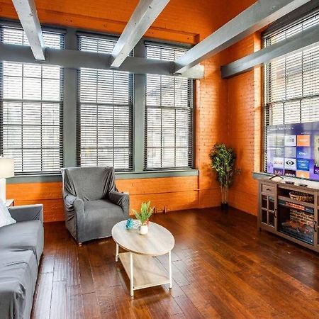 Centric Modern Loft W/ King Beds & Smart Gametable Villa Рочестър Екстериор снимка