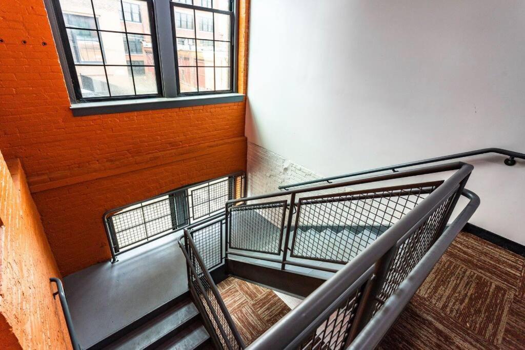 Centric Modern Loft W/ King Beds & Smart Gametable Villa Рочестър Екстериор снимка